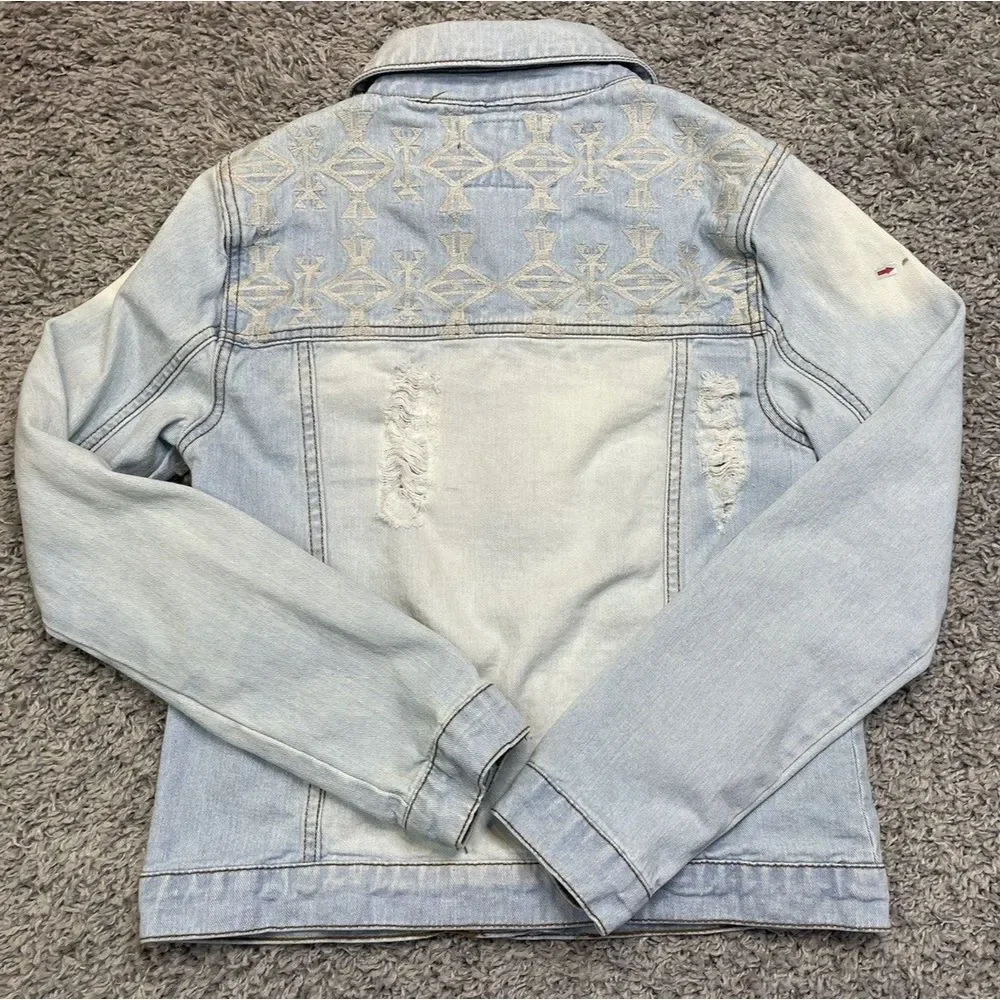 Forever 21 Jacket Women S Blue Denim Aztec Embellished Distressed Trucker‎ A+